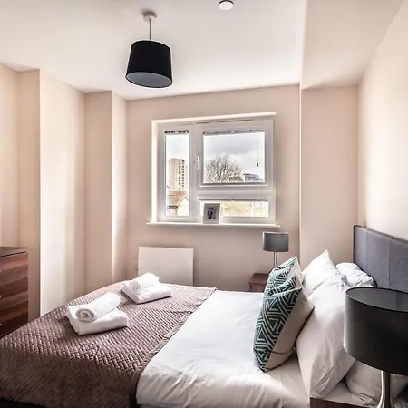 Modern & Bright 2 Bed Apartment In Манчестер Экстерьер фото